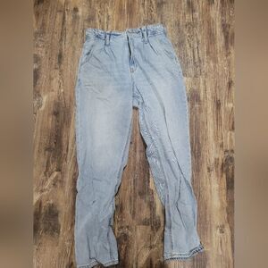 American Eagle High Rise Paper Bag Waist Mom Jeans Light Wash Size 8 Long